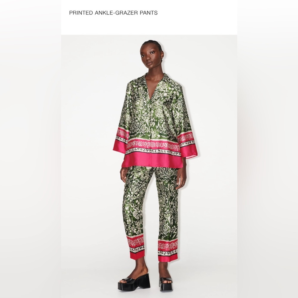 Zara printed ankle grazer pants S